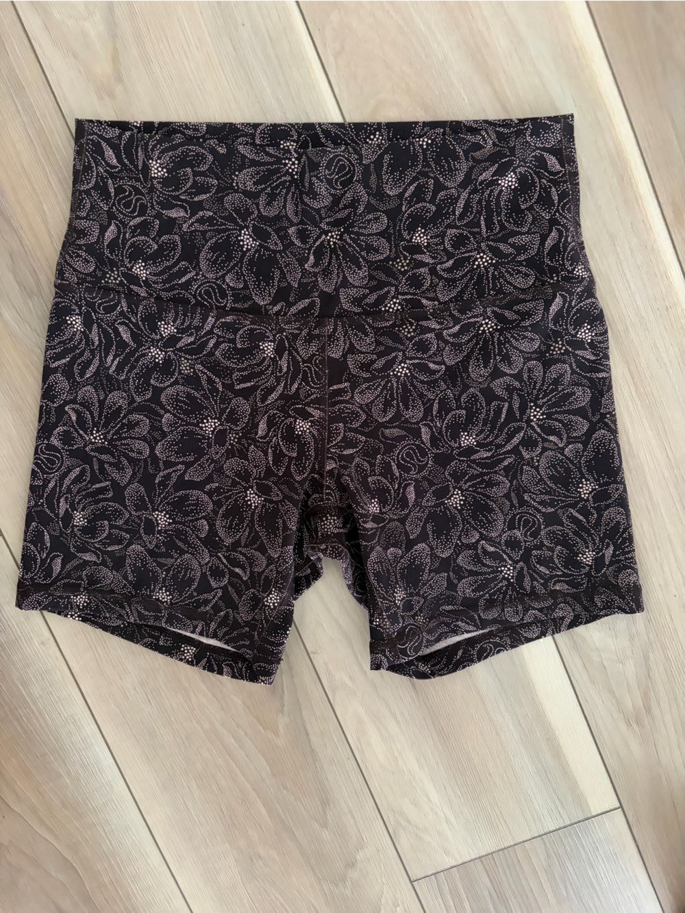 Lululemon Brown Floral High-Rise Bike Shorts. Size 10
